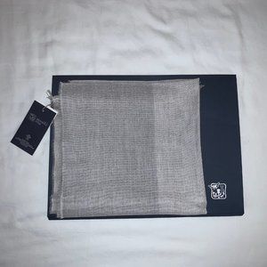 NWT Extra Fine Merino Wool Gray and White Scarf